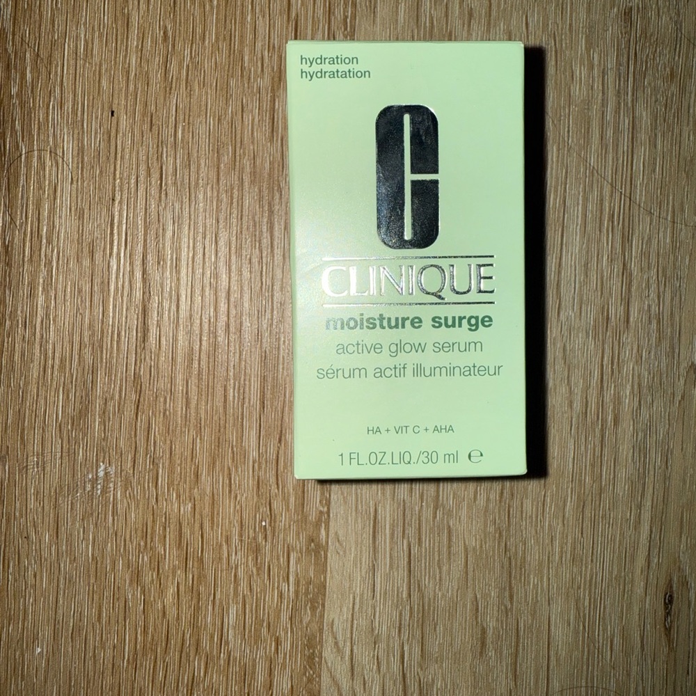 Clinique Moisture Surge Active Glow Serum with hyaluronic acid
